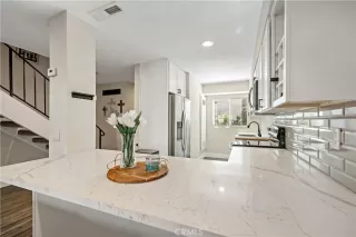 Photo #5: SW23228522 Listing