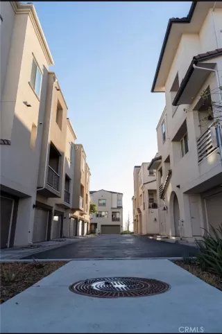 Photo #1: SW24035912 Listing