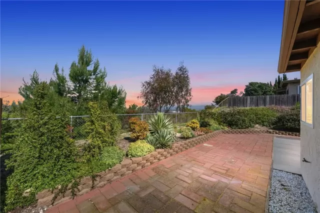 MLS: SW24039334 Condo For Sale