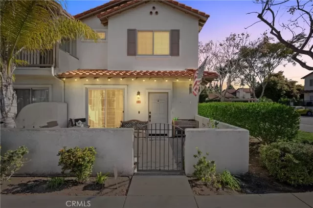 MLS: SW24057302 Condo For Sale