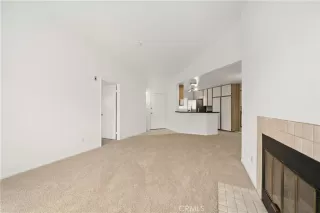 Photo #5: SW24142000 Listing