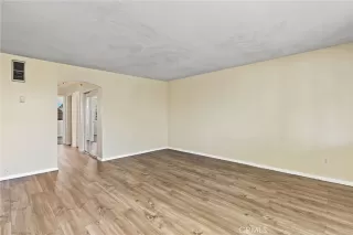 Photo #3: SW24231393 Listing