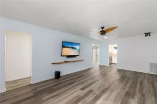 Photo #6: SW24255440 Listing