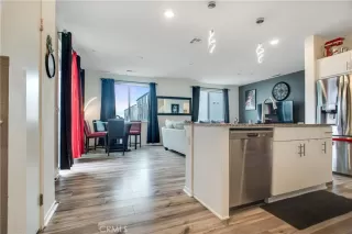 Photo #3: SW25053260 Listing