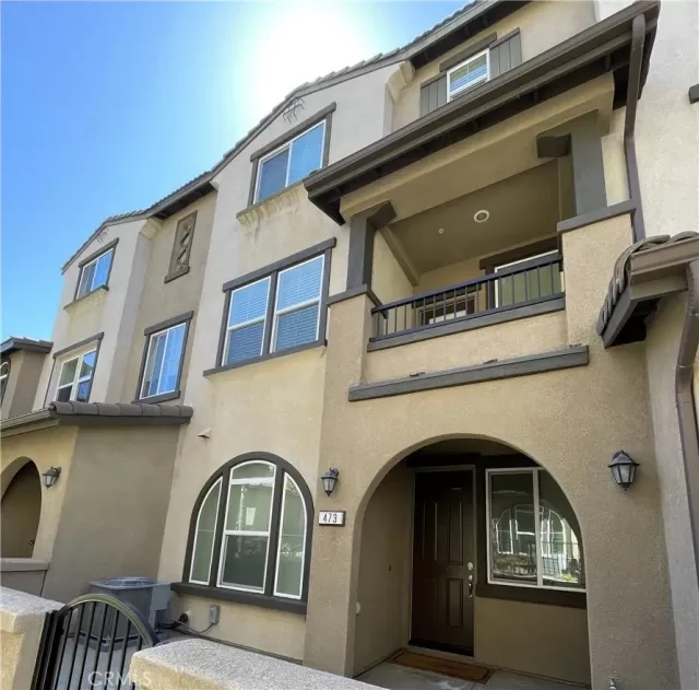 MLS: SW25079135 Condo For Sale