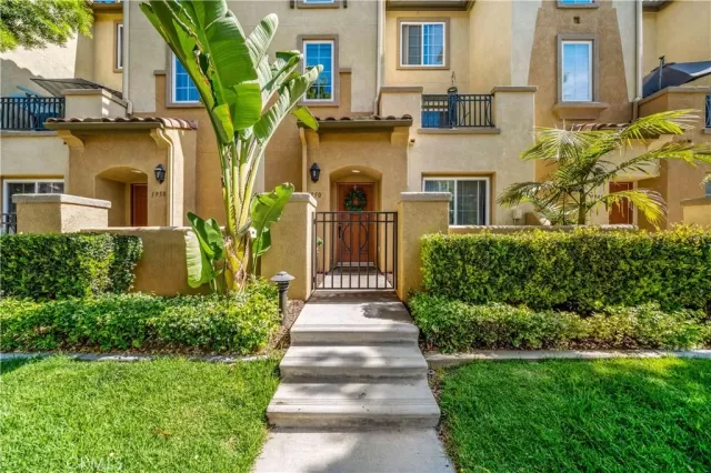 MLS: SW25086963 Condo For Sale