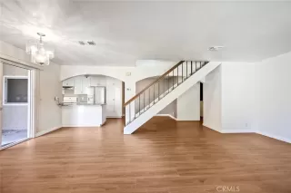 Photo #2: SW25089629 Listing