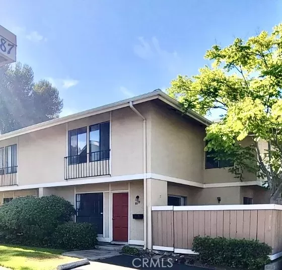 MLS: SW25095184 Condo For Sale