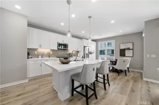 Photo #4: SW25152126 Listing