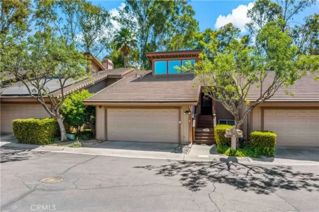 MLS: SW25157562 Condo For Sale