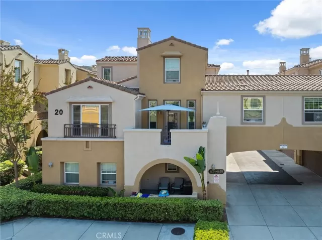 MLS: SW25158926 Condo For Sale