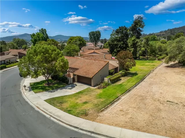 MLS: SW25164781 Condo For Sale