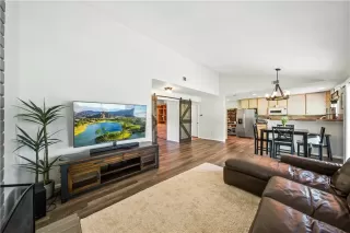 Photo #2: SW25164781 Listing 