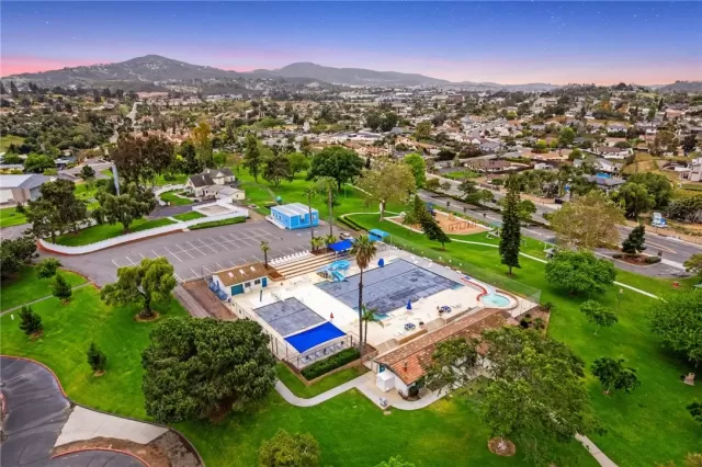 MLS: SW25181567 Condo For Sale