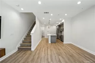 Photo #4: SW25187907 Listing 