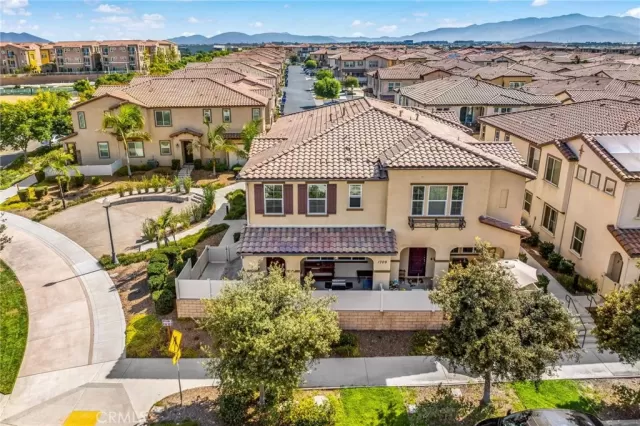 MLS: SW25200411 Condo For Sale