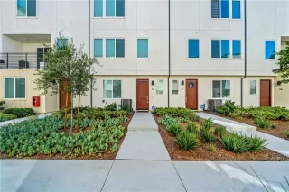 More Details about MLS # SW25206805 : 5465 SEACLIFF PLACE UNIT 76