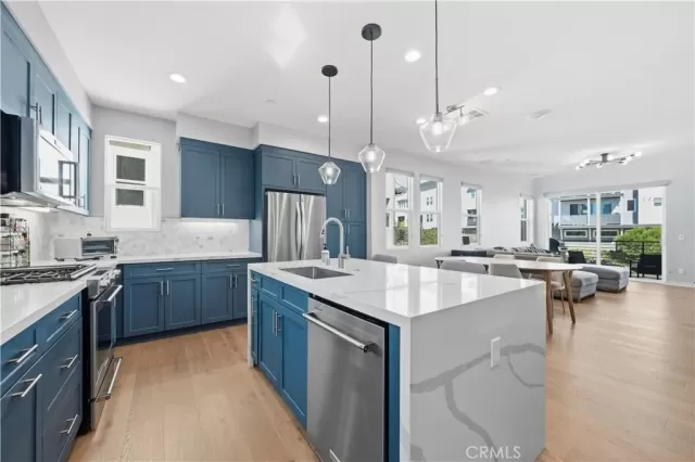 MLS: SW25240167 Condo For Sale