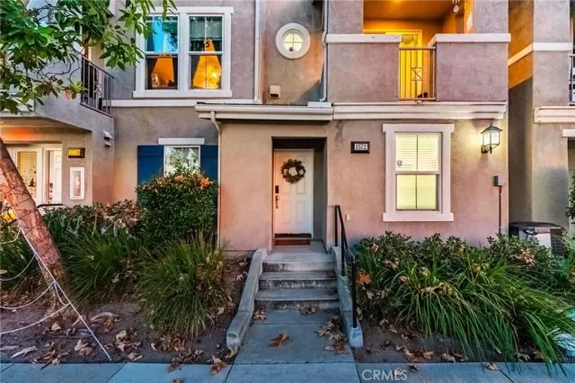 MLS: SW25251421 Condo For Sale