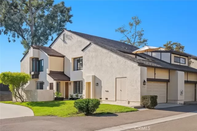 MLS: SW25254232 Condo For Sale