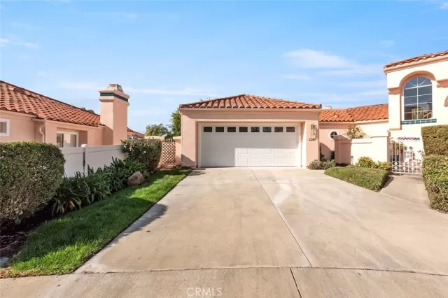 MLS: SW25276127 Condo For Sale