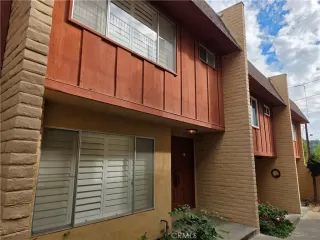 More Details about MLS # SW26016996 : 831 E 3RD