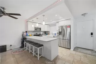 Photo #3: SW26018168 Listing