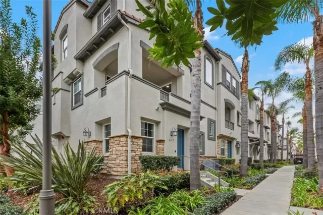 MLS: SW26033848 Condo For Sale