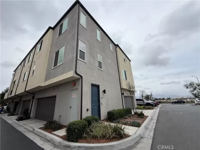 MLS: SW26038955 Condo For Sale