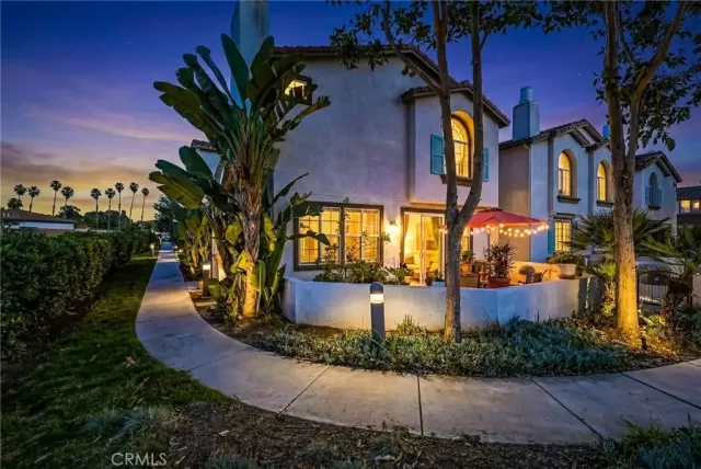 MLS: SW26043564 Condo For Sale