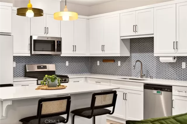 MLS: SW26045464 Condo For Sale