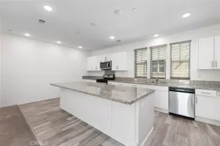 Photo #4: SW26047113 Listing 