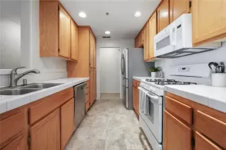 Photo #3: SW26058482 Listing 