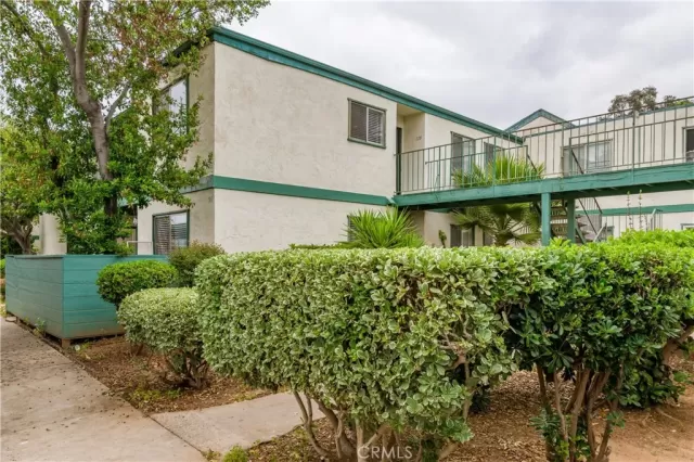 MLS: SW26059011 Condo For Sale