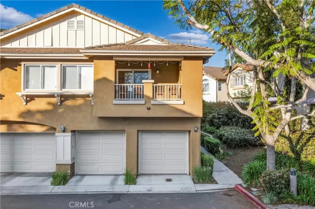 MLS: SW26065643 Condo For Sale