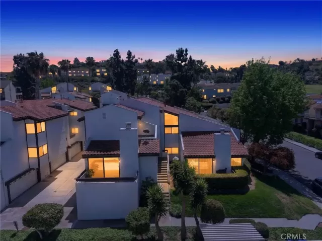 MLS: SW26075466 Condo For Sale