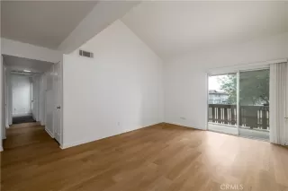 Photo #6: SW26078492 Listing 