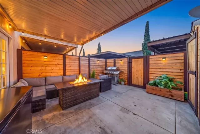 MLS: SW26080737 Condo For Sale