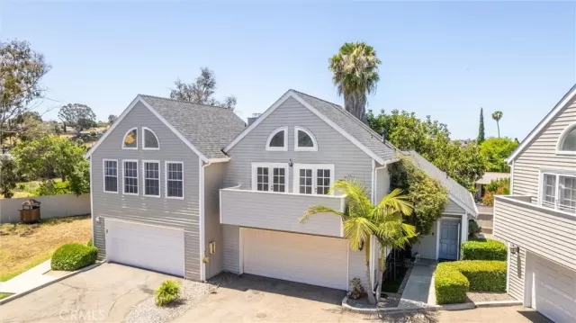 MLS: SW26096295 Condo For Sale