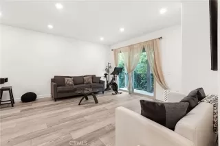 Photo #3: SW26101861 Listing