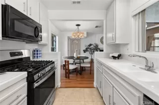 Photo #2: SW26104279 Listing
