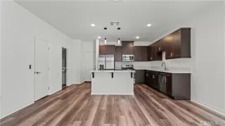 Photo #2: SW26106438 Listing 