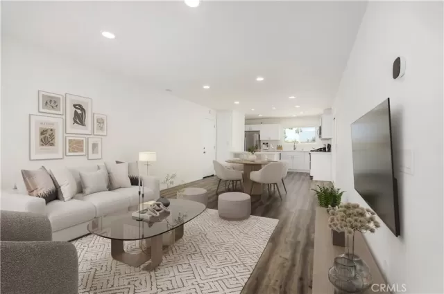 MLS: SW26106596 Condo For Sale