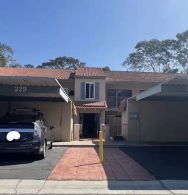 MLS: SW26114399 Condo For Sale