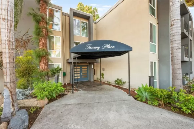 MLS: SW26119974 Condo For Sale