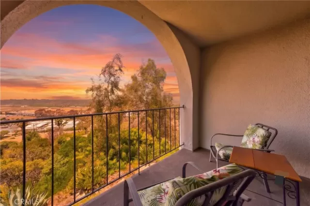 MLS: SW26126715 Condo For Sale