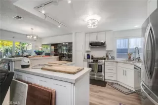 Photo #2: SW26126763 Listing