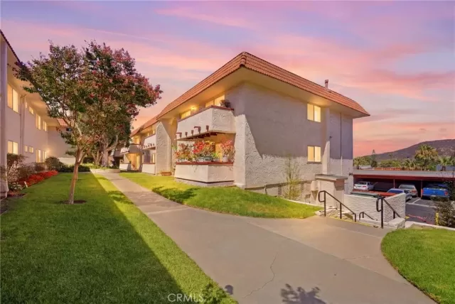 MLS: SW26140425 Condo For Sale