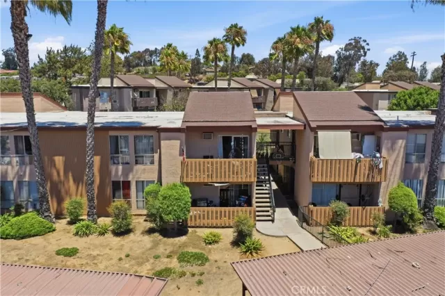 MLS: SW26148675 Condo For Sale