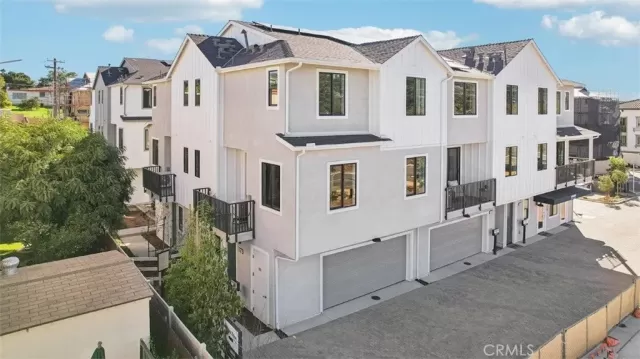 MLS: SW26151527 Condo For Sale